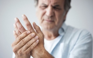 Mới phát hiện đái tháo đường đã biến chứng tê bì, mờ mắt, phải làm sao?