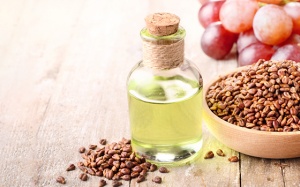 Dầu hạt nho có lợi gì cho người bị tăng huyết áp, viêm khớp?