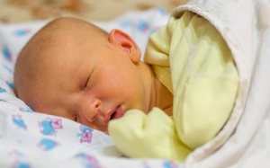 Vàng da ở trẻ sơ sinh: Không phải trường hợp nào cũng đáng lo ngại 