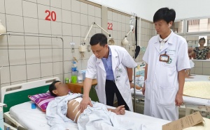 Lần đầu phẫu thuật tạo hình thực quản bằng đại tràng cho bệnh nhân mắc 2 bệnh ung thư