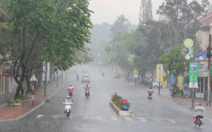 Dự báo thời tiết: Bắc Bộ mưa vừa, có nơi mưa to đến rất to và dông, Trung Bộ nắng nóng