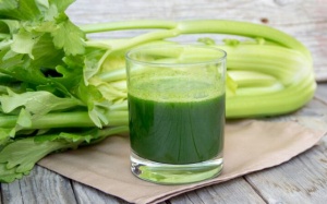 Thanh lọc cơ thể bằng nước ép cần tây có thực sự hiệu quả?