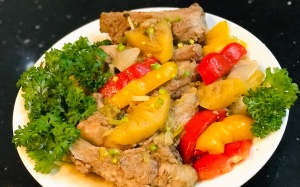 Tối nay ăn gì: Sườn om dứa vừa ngon vừa dễ làm