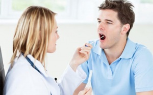 Viêm amidan kéo dài có nguy hiểm không?