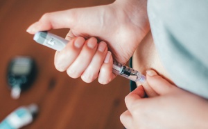 Đái tháo đường type 2: Bạn cần biết gì về việc tiêm insulin?