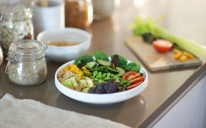 Thoát khỏi cánh cửa “tử thần” sau cơn đột quỵ:  Ăn gì tốt?