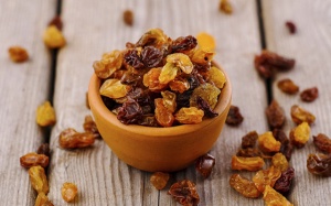 Người bệnh đái tháo đường type 2 có ăn được nho khô?