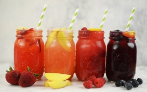 Giải khát với công thức nước chanh mật ong hoa quả