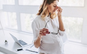 Mờ mắt trong thai kỳ có nguy hiểm?