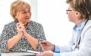 Xơ phổi vô căn liên quan đến trào ngược dạ dày thực quản như thế nào?