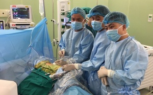 Làm chủ kỹ thuật tán sỏi thận qua da đường hầm nhỏ