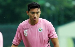 Vừa hết cách ly, Văn Hậu hội quân và tập ngay cùng Hà Nội FC