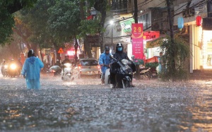 Dự báo thời tiết: Áp thấp nhiệt đới mạnh lên thành bão, Bắc Bộ tiếp tục mưa lớn 