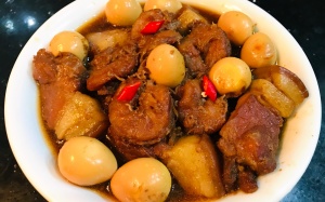 Tối nay ăn gì: Tôm, thịt kho trứng cút