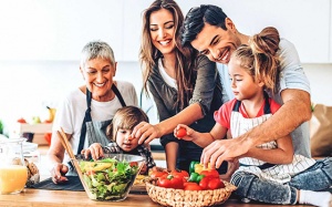 Người bệnh máu khó đông: Nên ăn và tránh ăn gì?