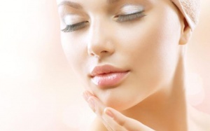 Giảm nếp nhăn trên da mặt không hề khó