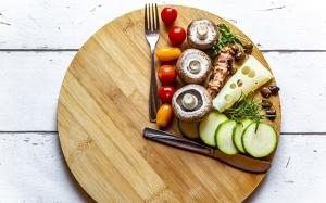 Tại sao bạn nên tạo cho mình thói quen ăn tối sớm?