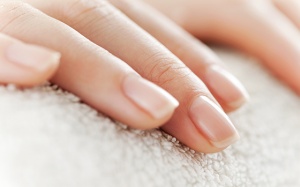 7 dấu hiệu bất thường ở móng tay không nên xem thường
