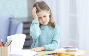 Mách cha mẹ cách trị chứng đau nửa đầu cho trẻ tại nhà