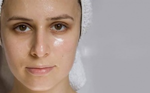 Ngừa mụn trứng cá cho da dầu không khó