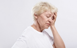 Cách phòng tránh hạ huyết áp tư thế ở người bệnh Parkinson