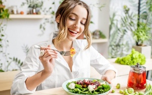 Phụ nữ nên ăn gì để tăng khả năng sinh sản? 