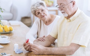 Rối loạn lipid máu đe dọa đến sức khỏe người cao tuổi như thế nào?