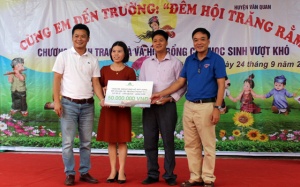 Vina-Link Group cùng Quỹ tấm lòng Việt mang Trung Thu đến với học sinh nghèo Lạng Sơn