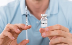 Bị đái tháo đường, đang tiêm insulin có chuyển sang dùng thuốc được không?