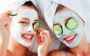 Mách bạn cách làm mặt nạ chống lão hóa tự nhiên tại nhà