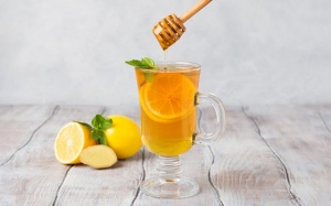 Uống nước chanh mật ong ấm buổi sáng có lợi gì cho sức khỏe?