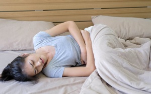 Đau bụng kinh “quằn quại”: Đâu là giải pháp cải thiện an toàn?