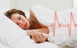 Mất ngủ, đêm tim đập nhanh hồi hộp, chân tay bủn rủn là do đâu?