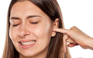 Thường xuyên bị ngứa tai phải làm sao?
