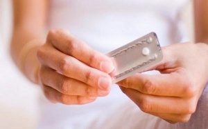 Vì sao đã uống thuốc tránh thai nhưng vẫn “dính bầu”?