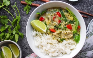 Công thức nấu cà ri xanh kiểu Thái cay nồng cho ngày lạnh