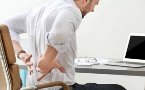 5 động tác giãn cơ ngực, tránh gù lưng