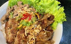 Tối nay ăn gì: Đầu tuần đổi vị với bún thịt nướng trộn chua ngọt