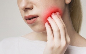 5 vấn đề răng miệng gây ra đau nhức quai hàm