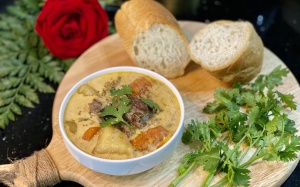 Tối nay ăn gì: Đổi vị với món thịt bò hầm sốt kem tươi