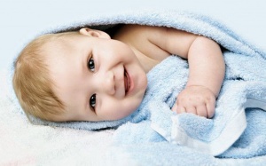 Cần chuẩn bị gì trước khi tắm cho trẻ sơ sinh vào mùa Đông?