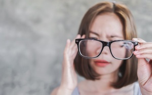 Mới mắc đái tháo đường và bị toan máu, mờ mắt phải làm sao?