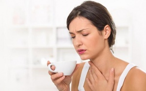 Bị khàn tiếng uống gì cho nhanh bình phục?