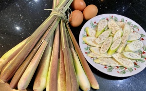 Tối nay ăn gì: Xào ngay củ niễng ngọt ngon đầu mùa