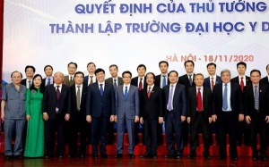 Phó Thủ tướng Chính phủ Vũ Đức Đam giao nhiệm vụ cho Trường ĐH Y Dược