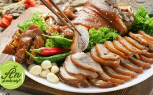 Gợi ý thực đơn: Làm chân giò hầm, mực nướng sa tế cho tuần mới