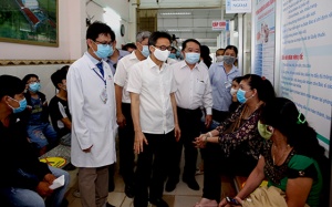 Phó Thủ tướng Vũ Đức Đam kiểm tra, chỉ đạo công tác phòng chống dịch ở Long An, Đồng Nai