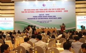 'Không ở đâu mua kháng sinh dễ như Việt Nam'