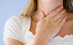 Viêm amidan để lâu nguy hiểm như thế nào? 