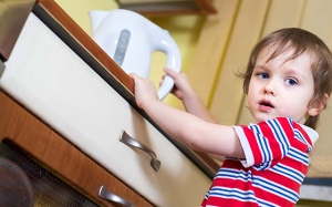 Bỏng nhiệt ở trẻ nhỏ: Đừng dại chữa bỏng bằng rượu, nước mắm